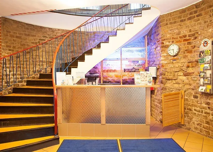Hotel A&o Dom 2*