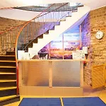 Hotel A&o Dom 2*